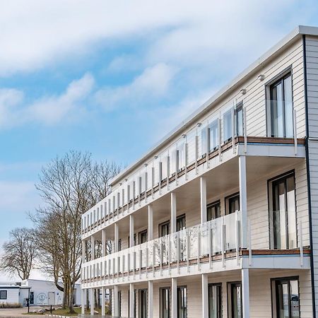 Marina Martinshafen - Lotsenhaus Hotel Neuhof  Exterior foto